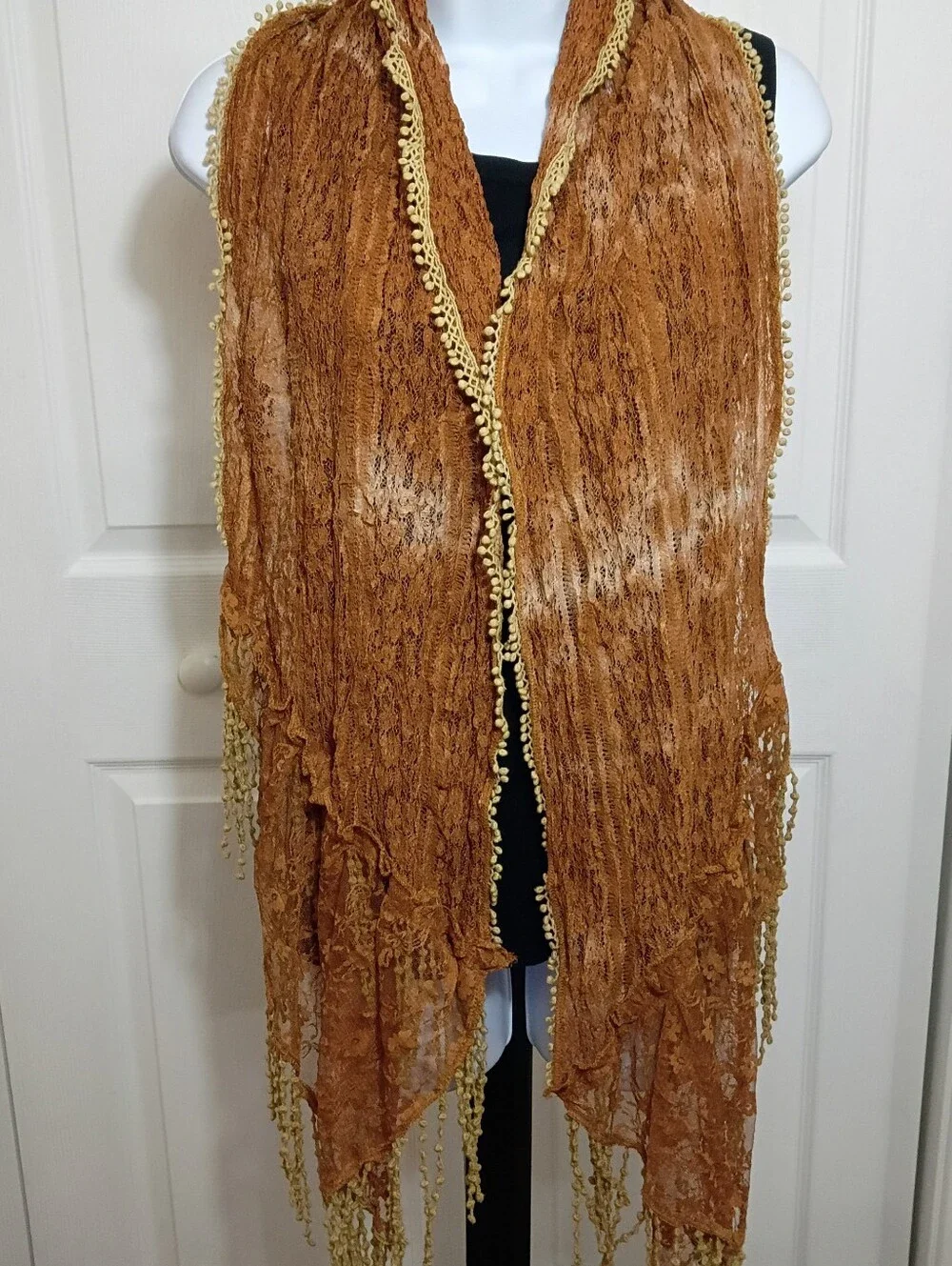 Browning Brown & Tan Lace Scarf with Cream Fringe Trim